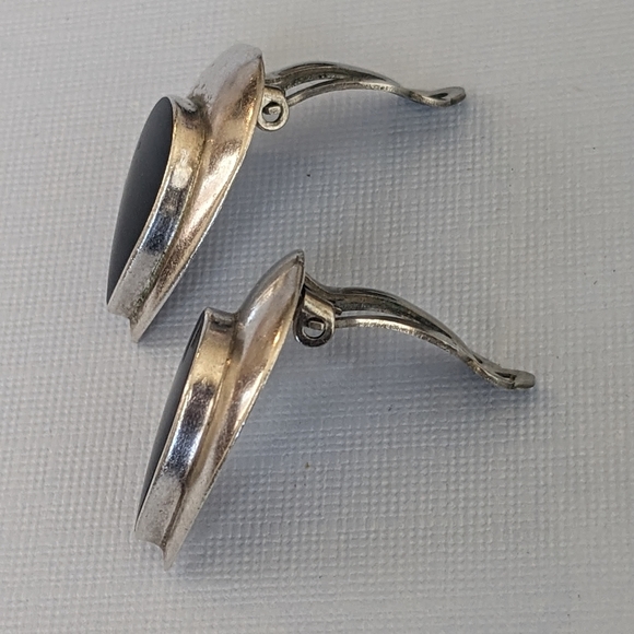 Signed Vintage 925 Sterling Silver Black Onyx Pear Shaped Clip On Earrings - Picture 9 of 12